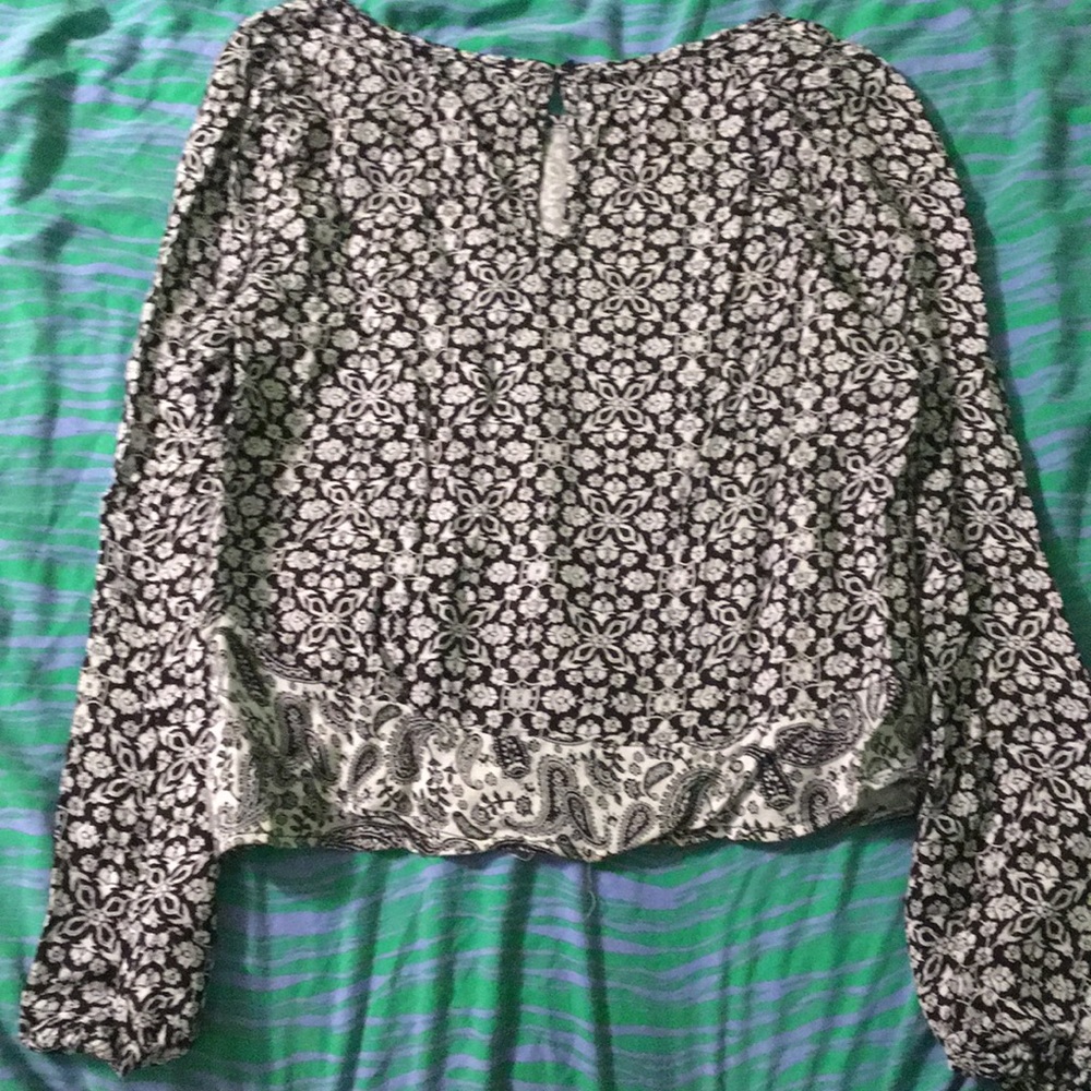 Patterned Blouse - Picture 2 of 4